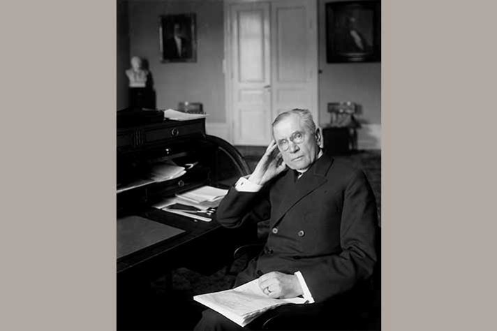 Ernst Trygger at a desk.