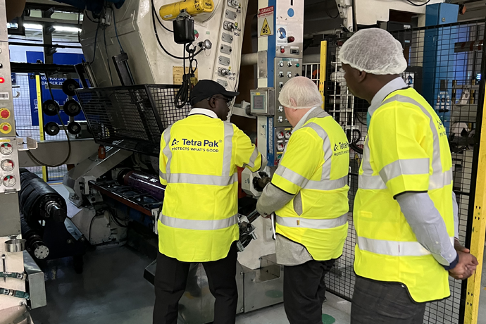 Mr Ericsson visiting Tetra Pak’s production facilities. 