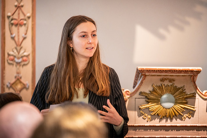 Naima Grossman presenting.