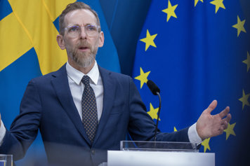Jakob Forssmed is speaking at a press conference.