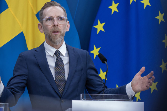 Jakob Forssmed is speaking at a press conference.