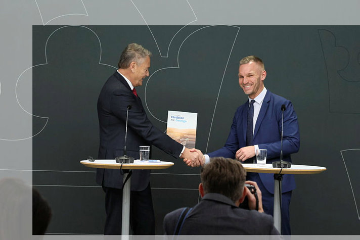 The AI Commission chairman Carl-Henric Svanberg handed over the AI Commission’s proposals to Minister for Public Administration Erik Slottner at a press conference.